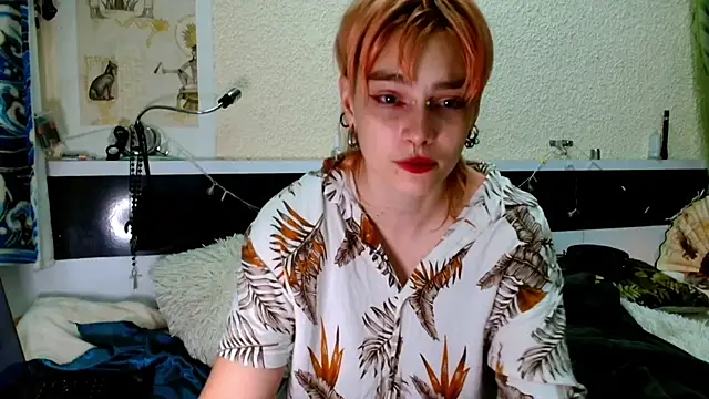 Sophie Bell online show from 06-08-26, 06:30