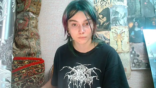 Sophie Bell online show from 10-24-25, 02:49
