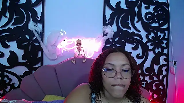 Snapshot of your_little_naughty1 chatting on 10-29-25, 03:05 your little naughty1 online show from 10-29-25, 03:05