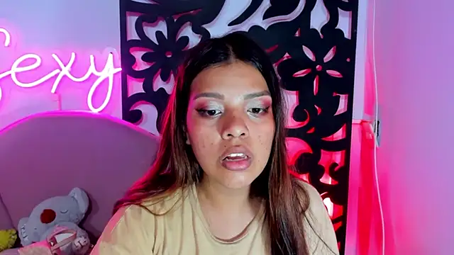 Snapshot of your_little_naughty1 chatting on 12-28-24, 06:39 your little naughty1 online show from 12-28-24, 06:39