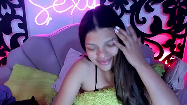 Snapshot of your_little_naughty1 chatting on 12-31-24, 09:42 your little naughty1 online show from 12-31-24, 09:42