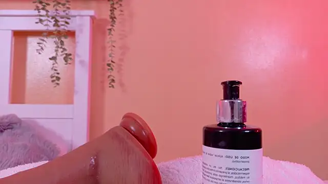 Snapshot of KendalMilleer chatting on 03-29-26, 11:12 KendalMilleer online show from 03-29-26, 11:12