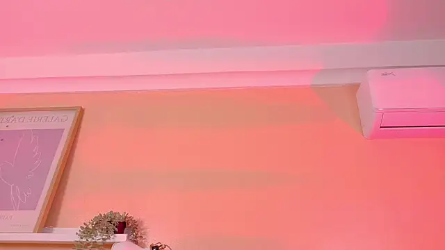 Snapshot of KendalMilleer chatting on 03-10-26, 09:13 KendalMilleer online show from 03-10-26, 09:13