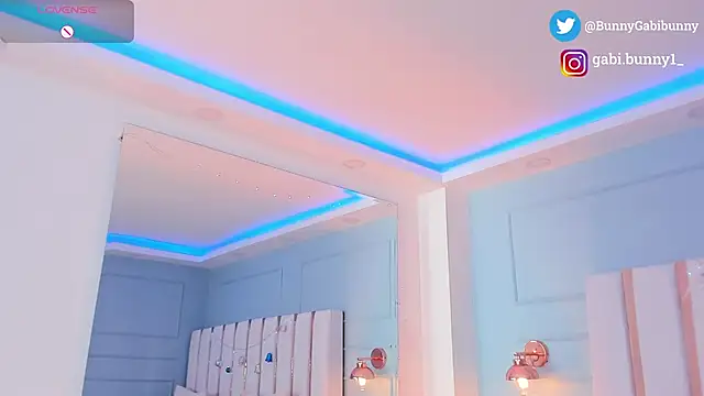 gabi bunny online show from 12-18-25, 05:17