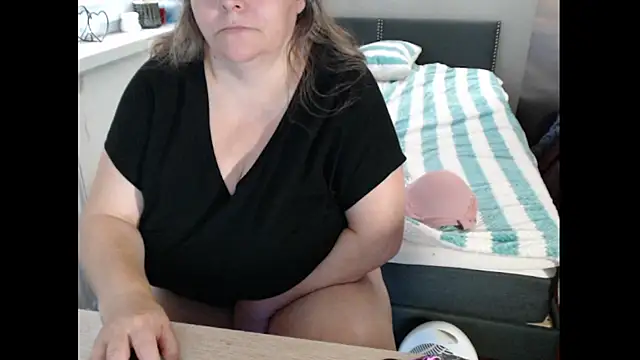 Sweetboobs online show from 10-15-25, 07:49