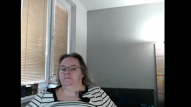 Snapshot of Sweetboobs chatting on 02-26-26, 09:42 Sweetboobs online show from 02-26-26, 09:42