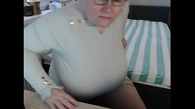 Sweetboobs online show from 01-11-26, 10:11