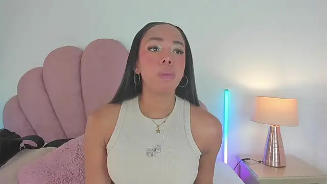 Nicole Paradise online show from 03-28-26, 12:39