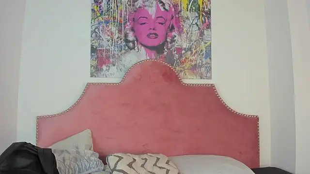 Nicole Paradise online show from 11-13-25, 12:42