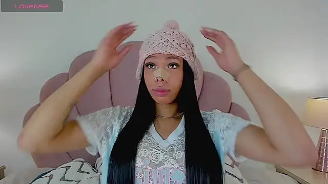 Nicole Paradise online show from 10-09-25, 12:28