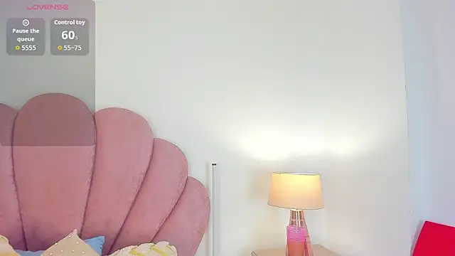 Nicole Paradise online show from 02-23-26, 01:01