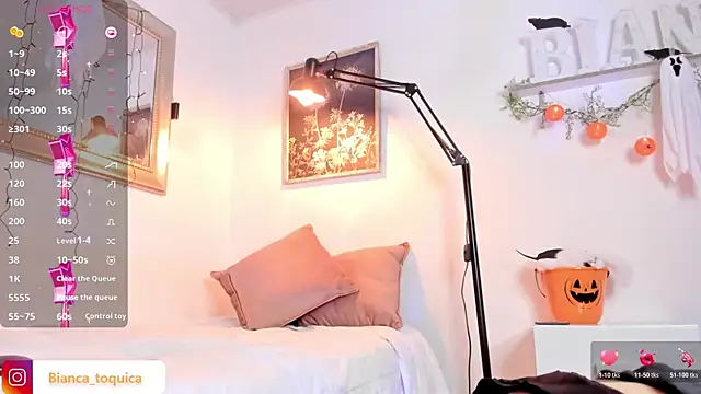 biancatokic online show from 10-31-25, 07:10