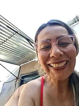 Mia-funny20 online show from 05-13-26, 08:49