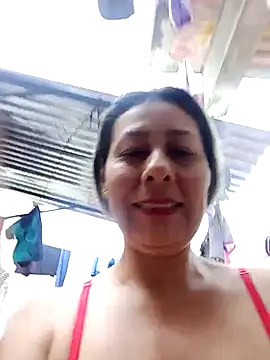 Snapshot of Mia-funny20 chatting on 02-22-25, 02:19 Mia-funny20 online show from 02-22-25, 02:19