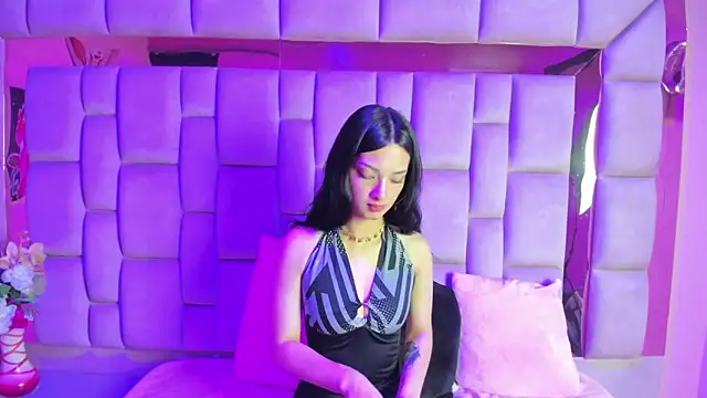 Aurora 18 online show from 10-28-25, 02:16