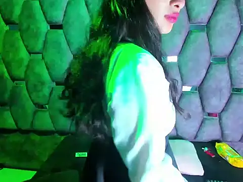 Aurora 18 online show from 01-08-26, 02:45