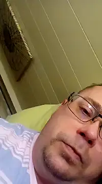 Snapshot of CaraRush chatting on 12-22-24, 08:27 CaraRush online show from 12-22-24, 08:27