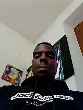 Snapshot of blackman933z chatting on 10-26-25, 04:40 blackman933z online show from 10-26-25, 04:40