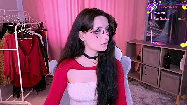 Snapshot of Molly_Sunshine chatting on 10-08-25, 11:01 Molly Sunshine online show from 10-08-25, 11:01