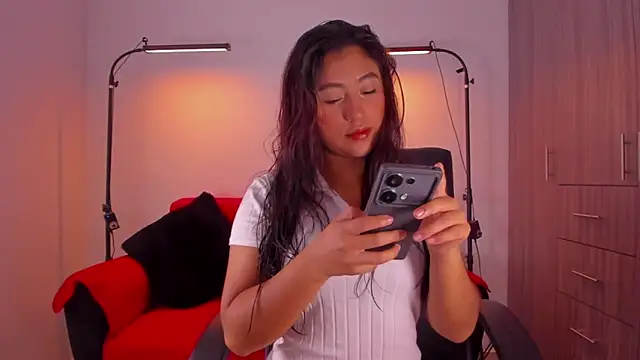 cloy baby   online show from 04-23-26, 12:00