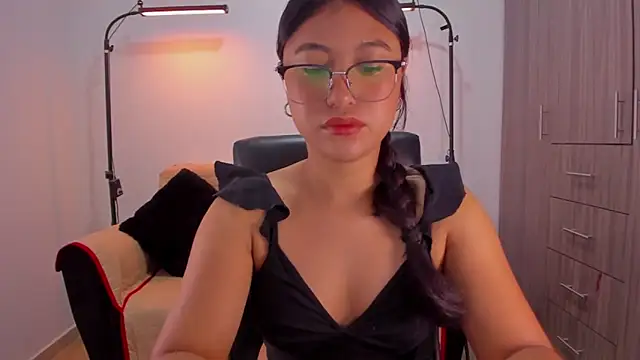 Snapshot of cloy_baby__ chatting on 06-01-26, 11:32 cloy baby online show from 06-01-26, 11:32