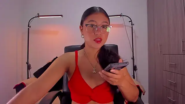 Snapshot of cloy_baby__ chatting on 06-04-26, 11:48 cloy baby online show from 06-04-26, 11:48