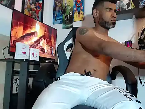 Snapshot of Enriblack92 chatting on 04-12-26, 12:14 Enriblack92 online show from 04-12-26, 12:14