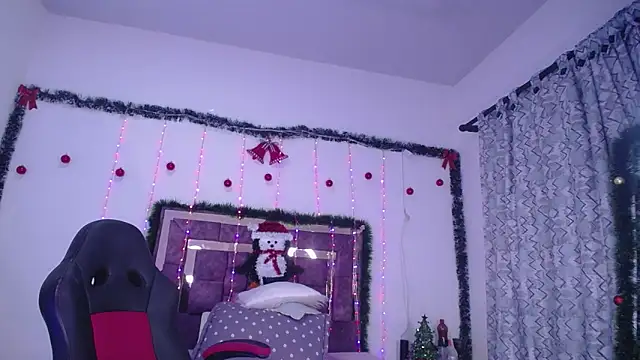 alejandrafitt online show from 12-16-25, 04:06