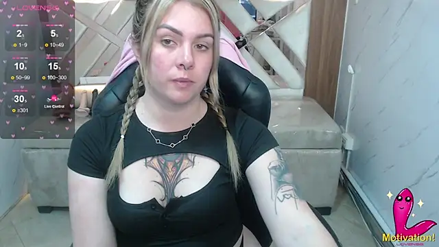 Snapshot of Paula_b_ chatting on 05-12-26, 12:55 Paula b online show from 05-12-26, 12:55
