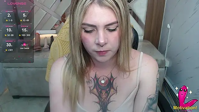 Snapshot of Paula_b_ chatting on 06-10-26, 06:20 Paula b online show from 06-10-26, 06:20
