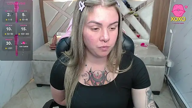 Snapshot of Paula_b_ chatting on 05-06-26, 12:53 Paula b online show from 05-06-26, 12:53