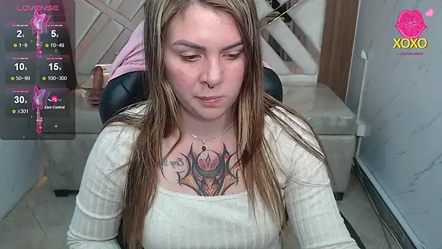 Snapshot of Paula_b_ chatting on 04-25-26, 01:03 Paula b online show from 04-25-26, 01:03