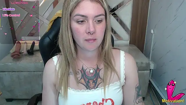 Snapshot of Paula_b_ chatting on 06-12-26, 12:58 Paula b online show from 06-12-26, 12:58
