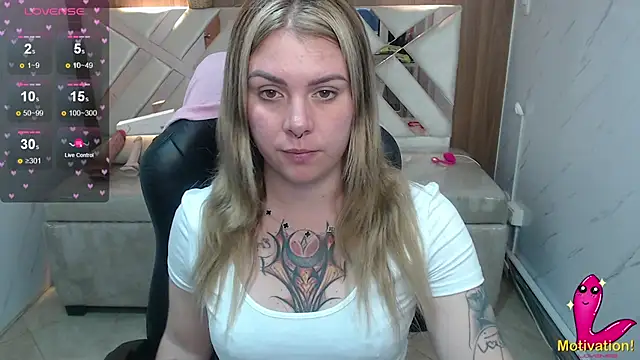 Snapshot of Paula_b_ chatting on 05-14-26, 12:57 Paula b online show from 05-14-26, 12:57
