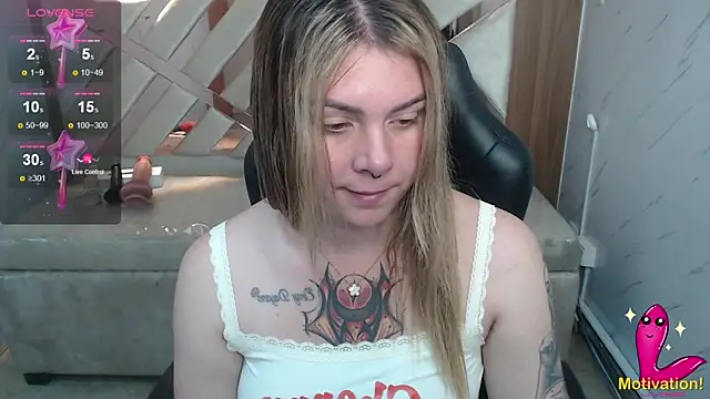 Snapshot of Paula_b_ chatting on 06-29-26, 01:00 Paula b online show from 06-29-26, 01:00
