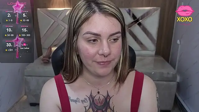 Snapshot of Paula_b_ chatting on 04-18-26, 07:07 Paula b online show from 04-18-26, 07:07