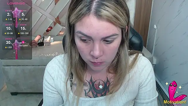Snapshot of Paula_b_ chatting on 06-22-26, 12:46 Paula b online show from 06-22-26, 12:46