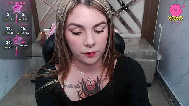Snapshot of Paula_b_ chatting on 04-29-26, 05:30 Paula b online show from 04-29-26, 05:30
