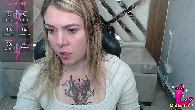 Snapshot of Paula_b_ chatting on 07-09-26, 12:48 Paula b online show from 07-09-26, 12:48