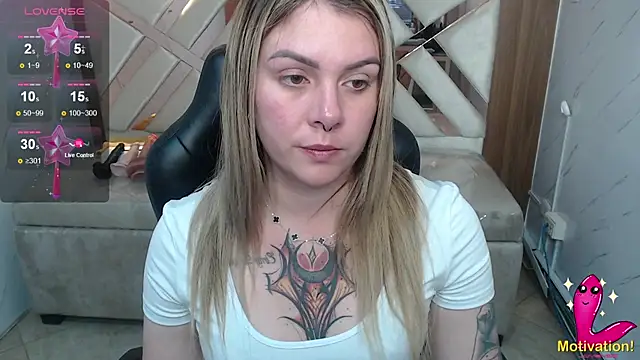 Snapshot of Paula_b_ chatting on 07-08-26, 12:50 Paula b online show from 07-08-26, 12:50