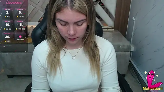 Snapshot of Paula_b_ chatting on 06-18-26, 12:54 Paula b online show from 06-18-26, 12:54