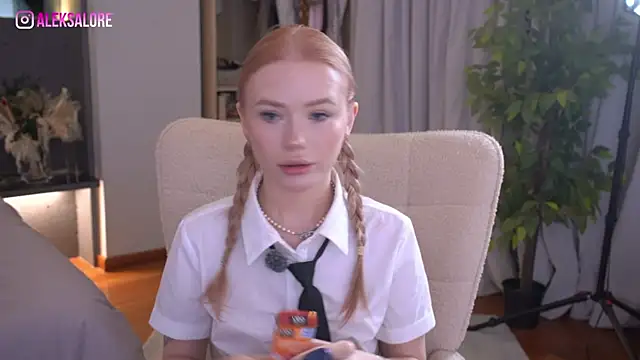 LexieLoree online show from 05-25-26, 03:06