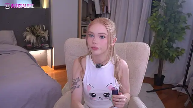 LexieLoree online show from 05-30-26, 03:02