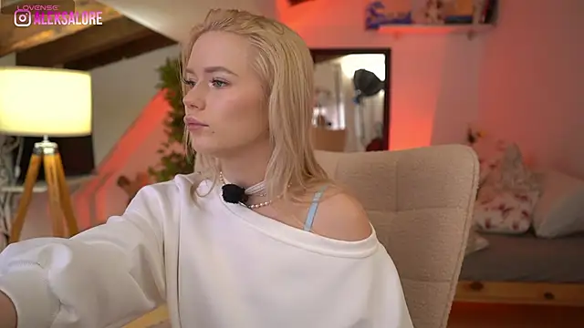 LexieLoree online show from 02-10-26, 04:11