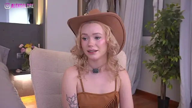 LexieLoree online show from 06-22-26, 03:01