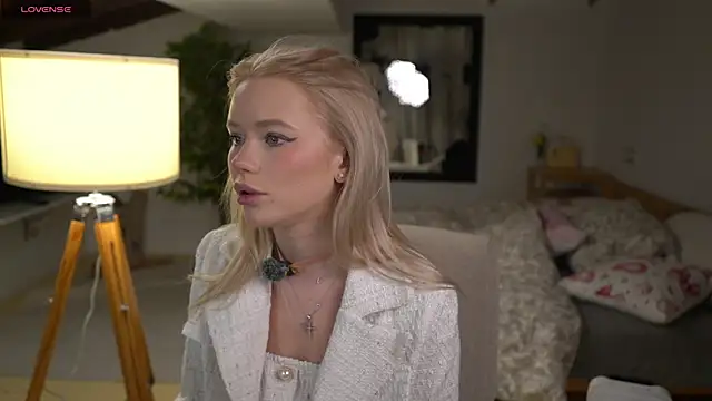 LexieLoree online show from 11-29-25, 04:01