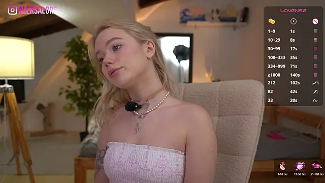 LexieLoree online show from 01-17-26, 04:05