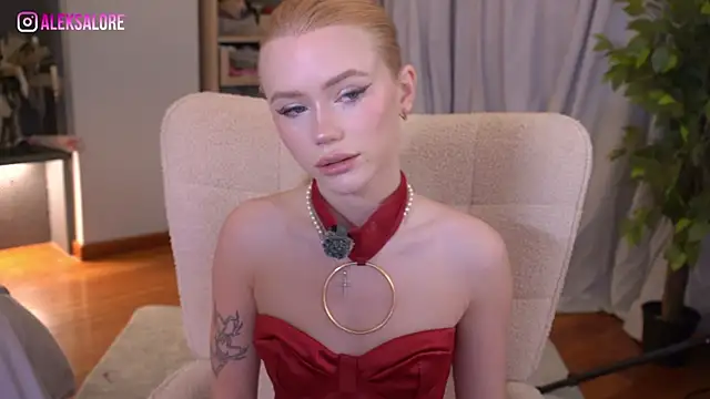 LexieLoree online show from 06-09-26, 03:07