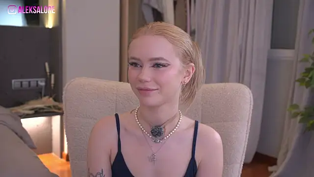 LexieLoree online show from 06-03-26, 03:07
