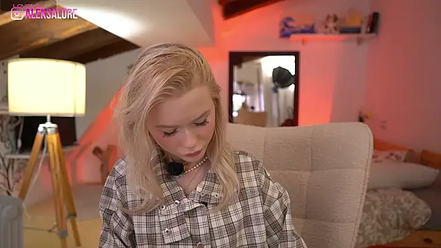 LexieLoree online show from 02-07-26, 04:09